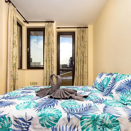 2bd Penthouse: Stunning Views